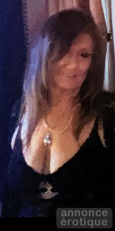 Massage + extra avec JOLIE FEMME MATURE D'EXPÉRIENCE