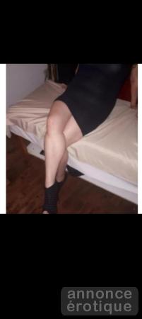 Vien mouvrire mes jambe cheri se soir es decharge toi au max mm