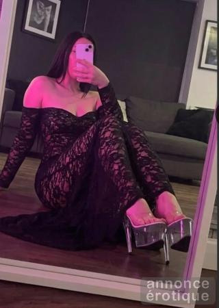 britney trés sexy et cochonne SQUIRTERR