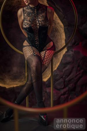ENTREZ. DÉCONNECTEZ. RESSENTEZ. @ NURU LAVAL