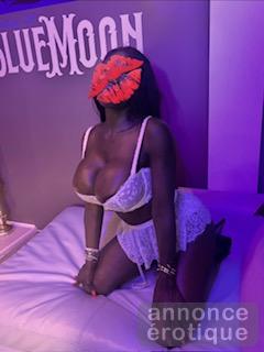 INTENSE PLAISIR AU VIA VIP BLUEMOON