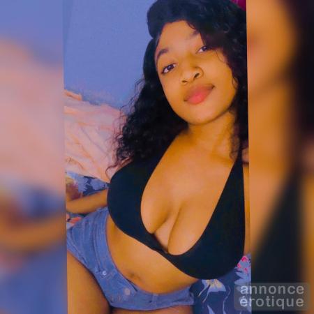 PETiTE CoQuiNE MALONEY