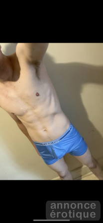 Jeune homme disponible