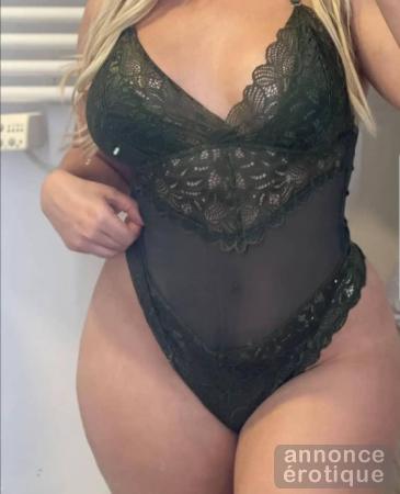 Vivez un plaisir inoubliable avec la séduisante beauté et sexy Johanna