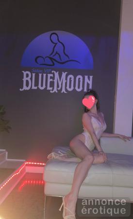 CE SOIR AU VIP BLUEMOON 4 FILLES DISPO JUSQU A MINUIT!!!!!!