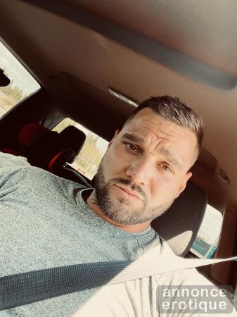 Gentleman élégant et attentionné pour moments d'exception |