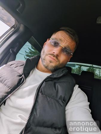 Gentleman élégant et attentionné pour moments d'exception |