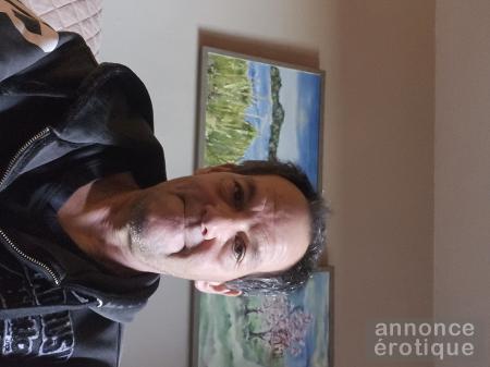 Homme recherche femme pour baisser et discuter boire un verre de vin