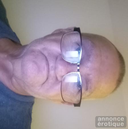 J'aimerais bien rencontrer un maître autoritaire et pervers mature 55 ans et plu