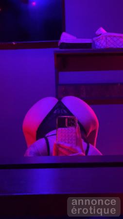 LES FILLES CHAUDES AU VIP BLUEMOON CE SOIR